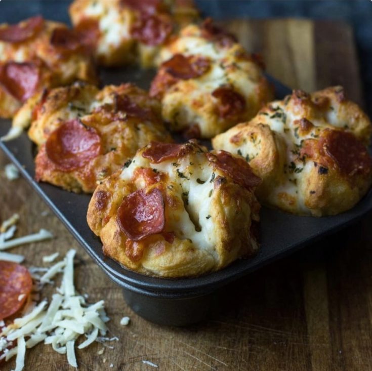 Cheesy Pepperoni Pizza Rolls