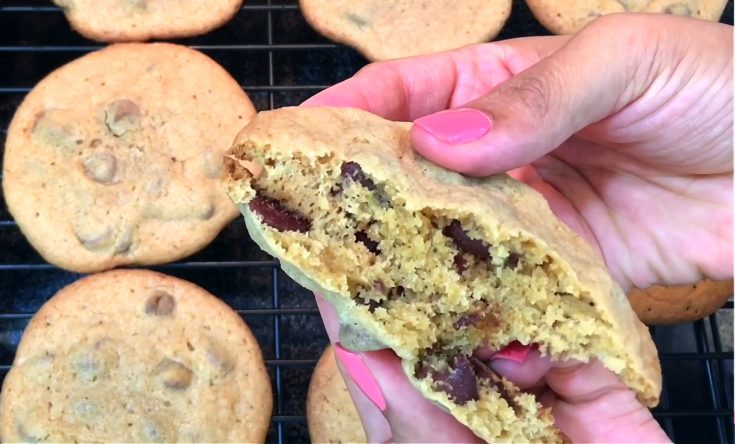 Easy Mouthwatering Chocolate Chip Cookies