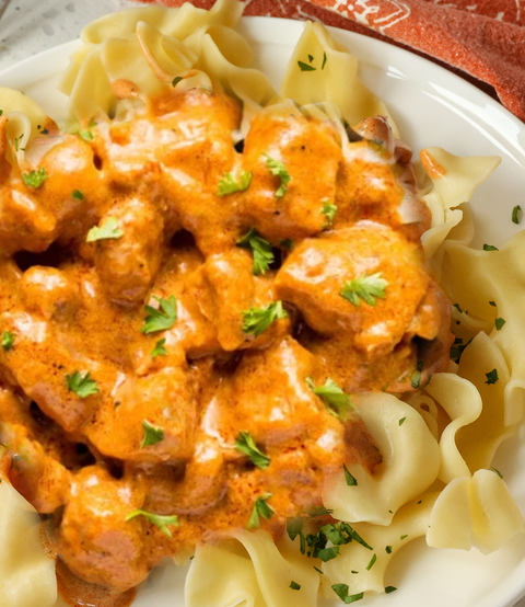 EASY Hungarian Chicken Paprikash