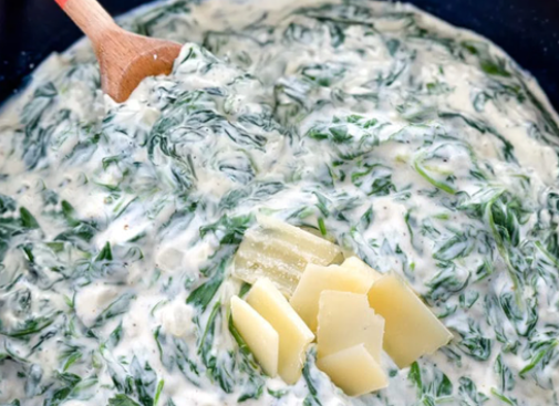 Easy Steakhouse Creamed Spinach