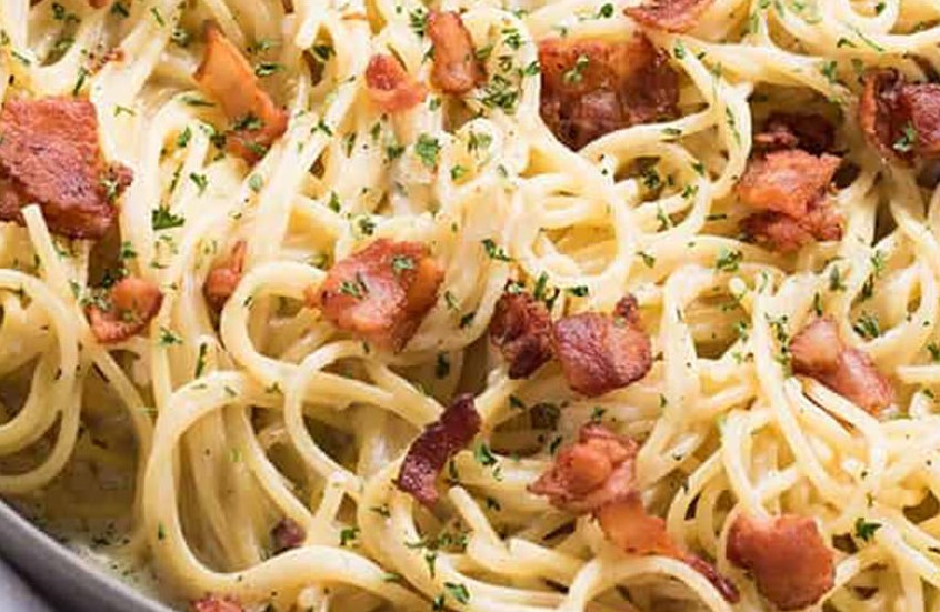 Easy One Pan Bacon Ranch Garlic Parmesan Pasta