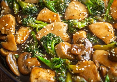 Easy 30 minute Chicken and Broccoli Stir Fry
