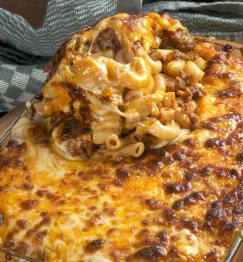 Hearty Cheesy Hamburger Casserole