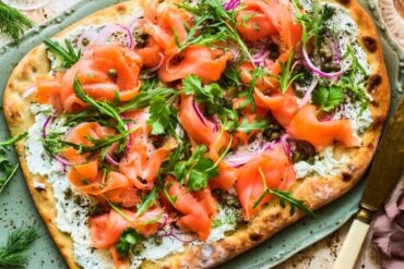 Smoked salmon breakfast flatbread